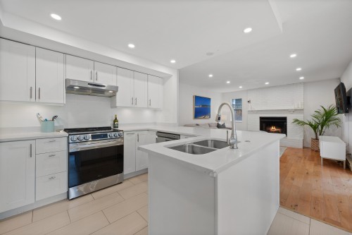 5636 Marine Drive, West Vancouver, BC 