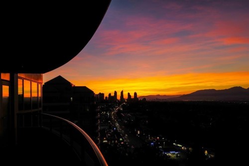 2101-6659 Southoaks Crescent  Burnaby, BC V5E 4M9