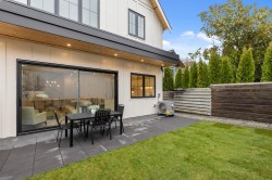 2-810 22nd Avenue E Vancouver, BC V5V 1V7