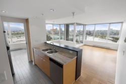 1902-33 Smithe Street Vancouver, BC V6B 0B5