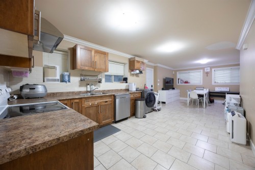 913 Quadling Avenue, Coquitlam, BC 