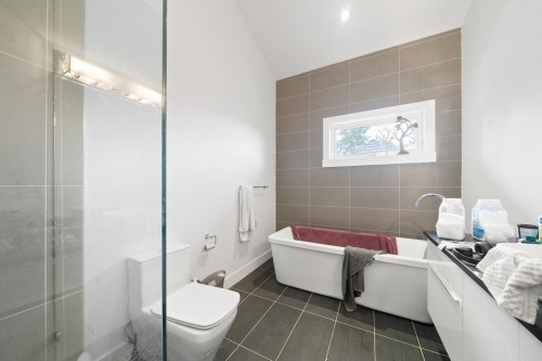 116 Deerview Lane, Anmore, BC 