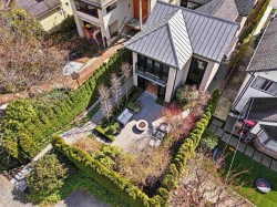 1230 Esquimalt Avenue West Vancouver, BC V7T 1K3