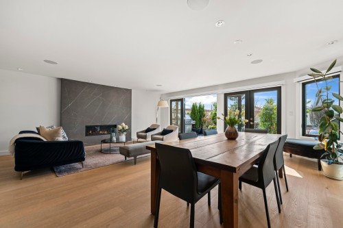 1230 Esquimalt Avenue, West Vancouver, BC 