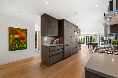 1230 Esquimalt Avenue, West Vancouver, BC 