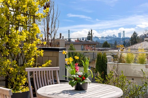 1230 Esquimalt Avenue, West Vancouver, BC 
