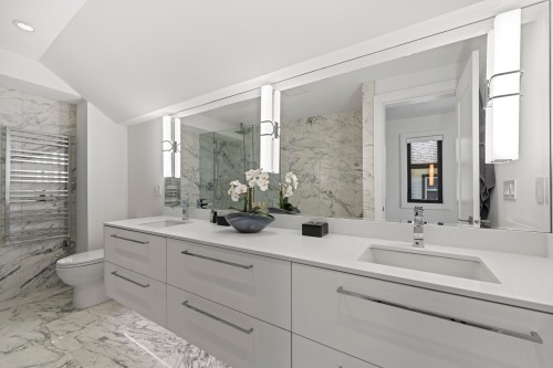 1230 Esquimalt Avenue, West Vancouver, BC 