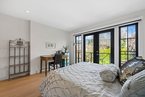 1230 Esquimalt Avenue, West Vancouver, BC 