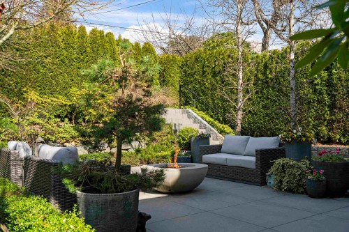 1230 Esquimalt Avenue, West Vancouver, BC 