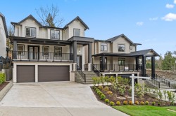 11022 241a Street Maple Ridge, BC V2W 0K5