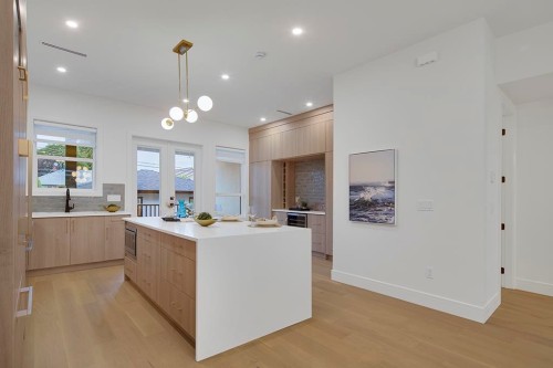 7813 18Th Avenue, Burnaby, BC 