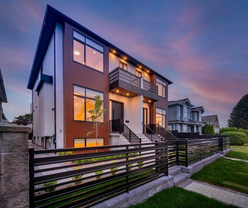 7813 18Th Avenue, Burnaby, BC 