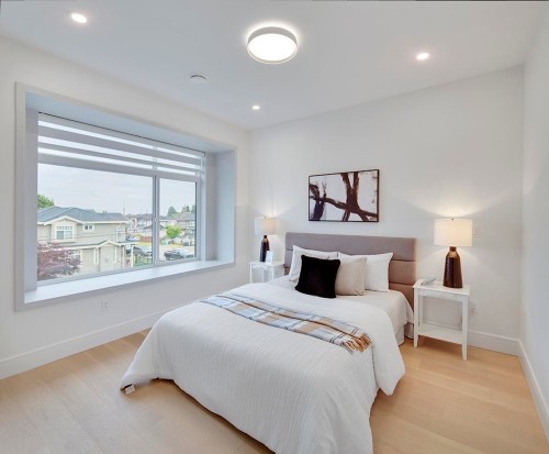 7813 18Th Avenue, Burnaby, BC 
