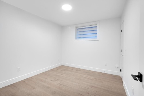 7813 18Th Avenue, Burnaby, BC 