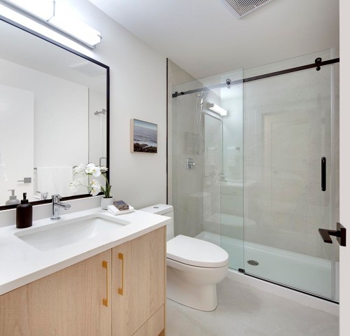 7813 18Th Avenue, Burnaby, BC 