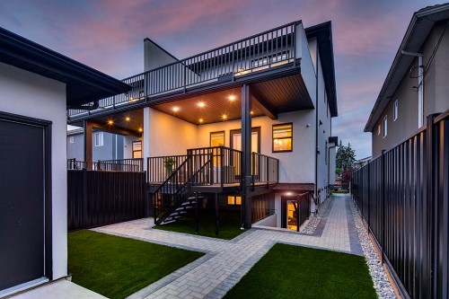 7813 18Th Avenue, Burnaby, BC 
