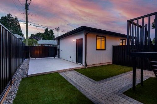 7813 18Th Avenue, Burnaby, BC 