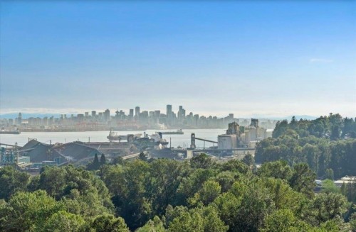 1808-1500 Fern Street  North Vancouver, BC V7J 0E6