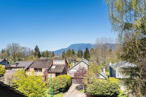 4416 1St Avenue W, Vancouver, BC 