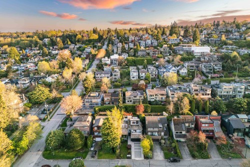 4416 1St Avenue W, Vancouver, BC 