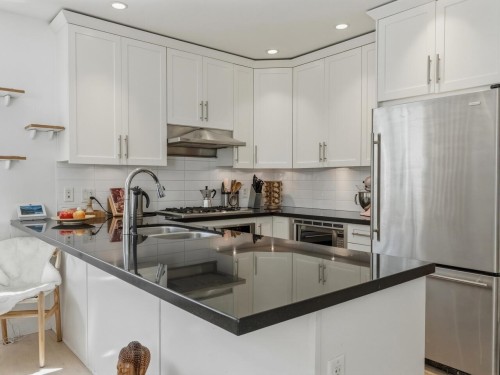 83 15Th Avenue W, Vancouver, BC 