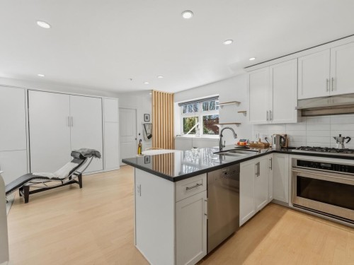 83 15Th Avenue W, Vancouver, BC 