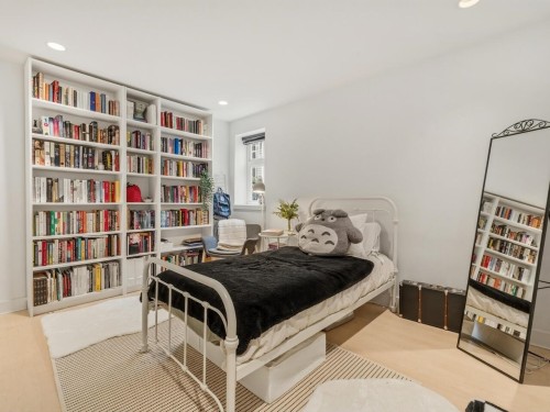 83 15Th Avenue W, Vancouver, BC 