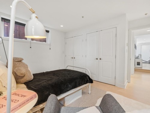 83 15Th Avenue W, Vancouver, BC 