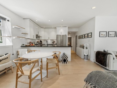 83 15Th Avenue W, Vancouver, BC 