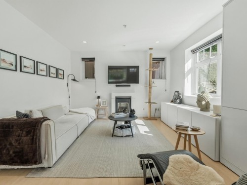 83 15Th Avenue W, Vancouver, BC 