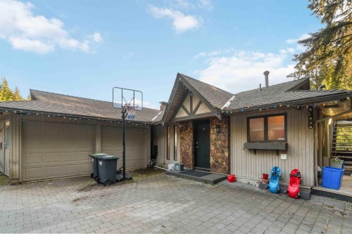 5189 Madeira Court, North Vancouver, BC 