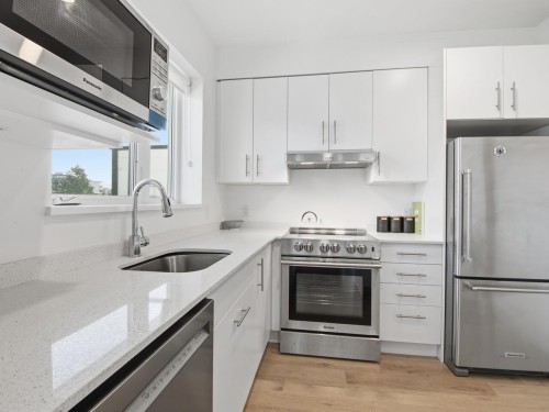 405-2137 Chesterfield Avenue  North Vancouver, BC V7M 2P7