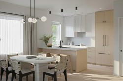 5-2240 40th Avenue E Vancouver, BC V5P 1J5