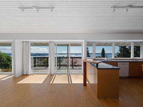 2220 Queens Avenue, West Vancouver, BC 