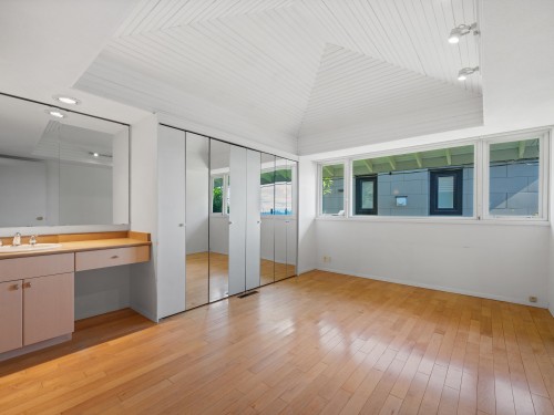 2220 Queens Avenue, West Vancouver, BC 