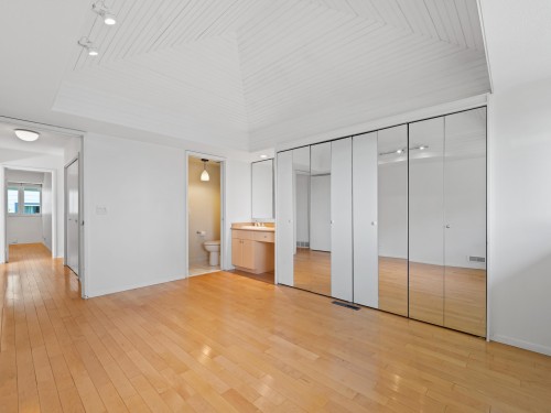 2220 Queens Avenue, West Vancouver, BC 