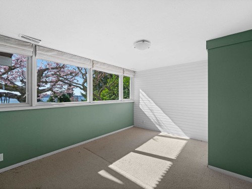 2220 Queens Avenue, West Vancouver, BC 