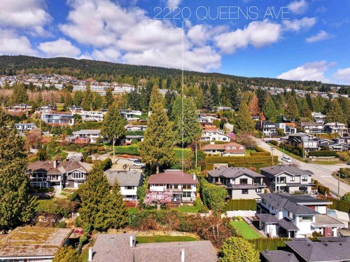 2220 Queens Avenue, West Vancouver, BC 