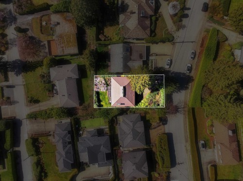 2220 Queens Avenue, West Vancouver, BC 