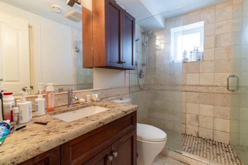 5570 Baillie Street, Vancouver, BC 