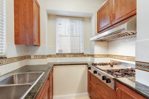 1088 42Nd Avenue W, Vancouver, BC 