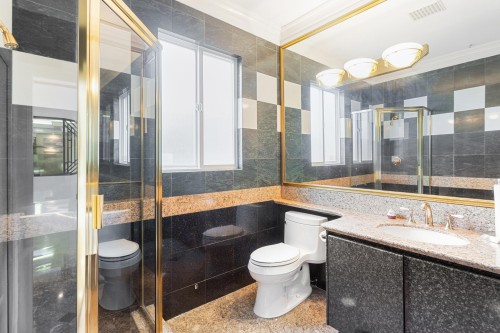 1088 42Nd Avenue W, Vancouver, BC 