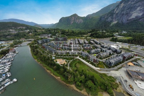 38043 Helm Way  Squamish, BC V8B 1E6