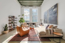 215-1220 Pender Street E Vancouver, BC V6A 1W8