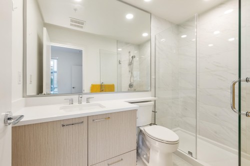 522-7588 16Th Street, Burnaby, BC 