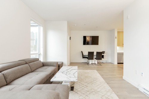 522-7588 16Th Street, Burnaby, BC 