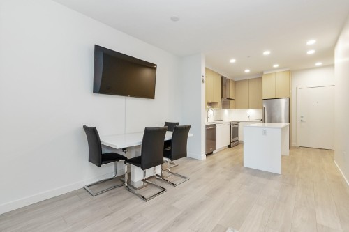 522-7588 16Th Street, Burnaby, BC 