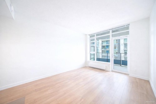 401-8850 University Crescent, Burnaby, BC - Indoor Photo Showing Other Room