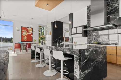 3906 Marine Drive, West Vancouver, BC 