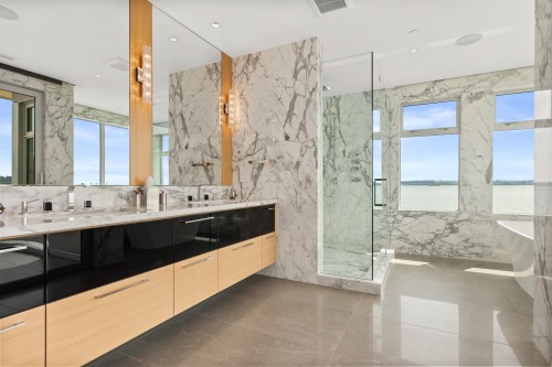 3906 Marine Drive, West Vancouver, BC 